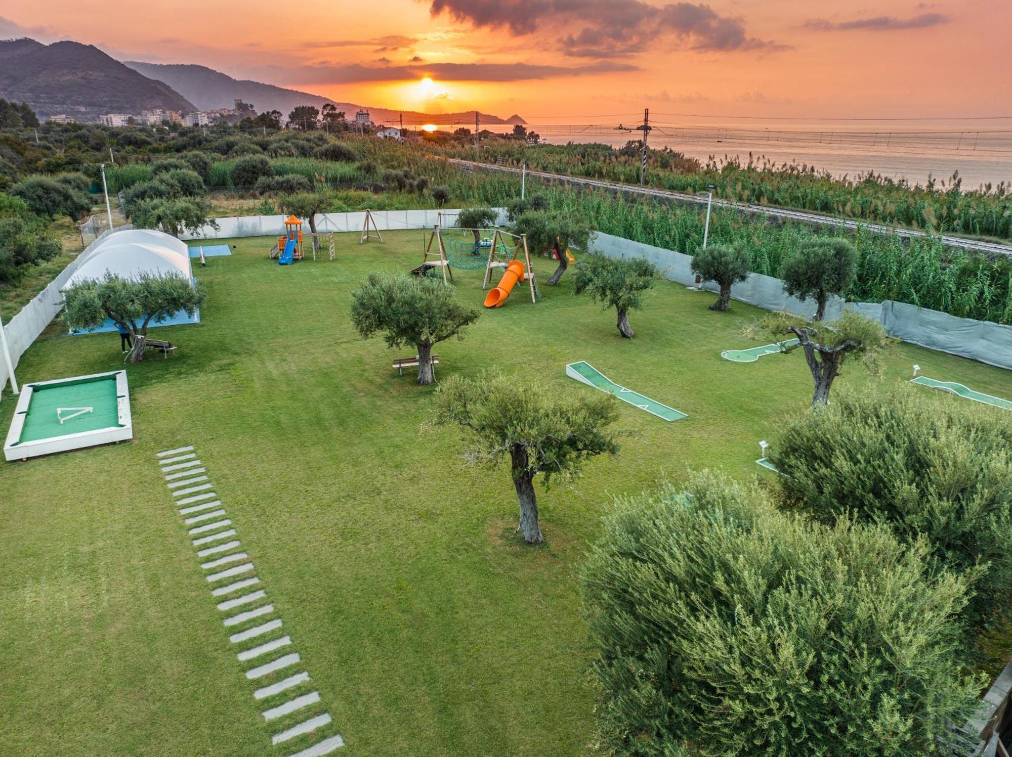 Riviera Del Sole Residence Piraino Exterior foto