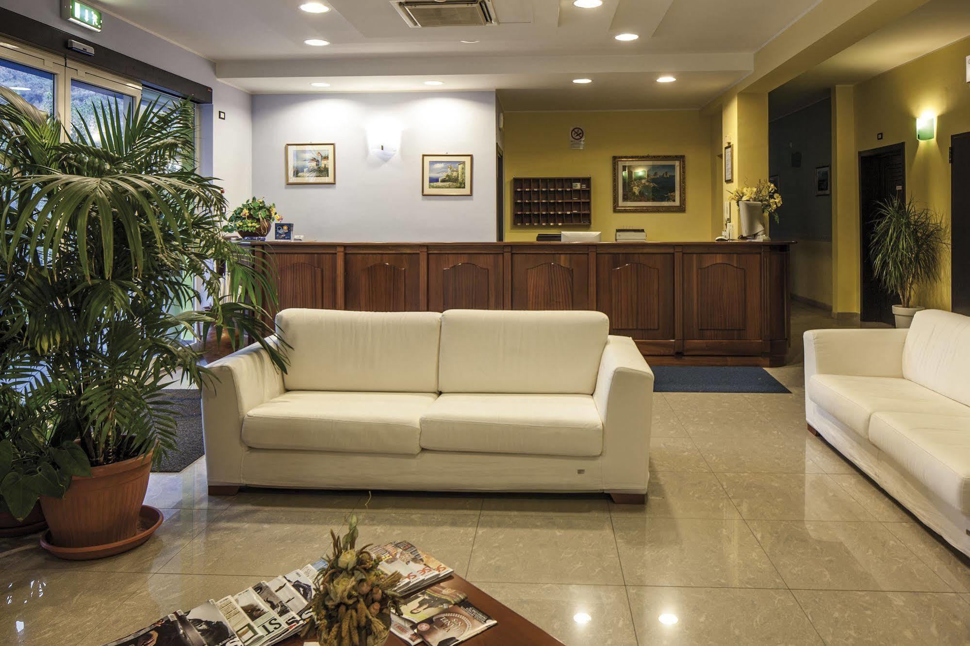 Riviera Del Sole Residence Piraino Exterior foto